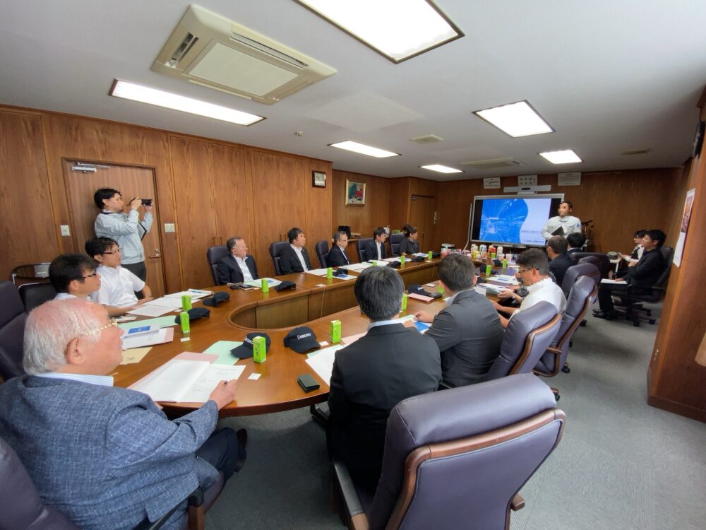 第36回徳島県貨物自動車運送適正化事業実施機関評議委員会で巻き込み警報装置「A-CAM」を説明しました